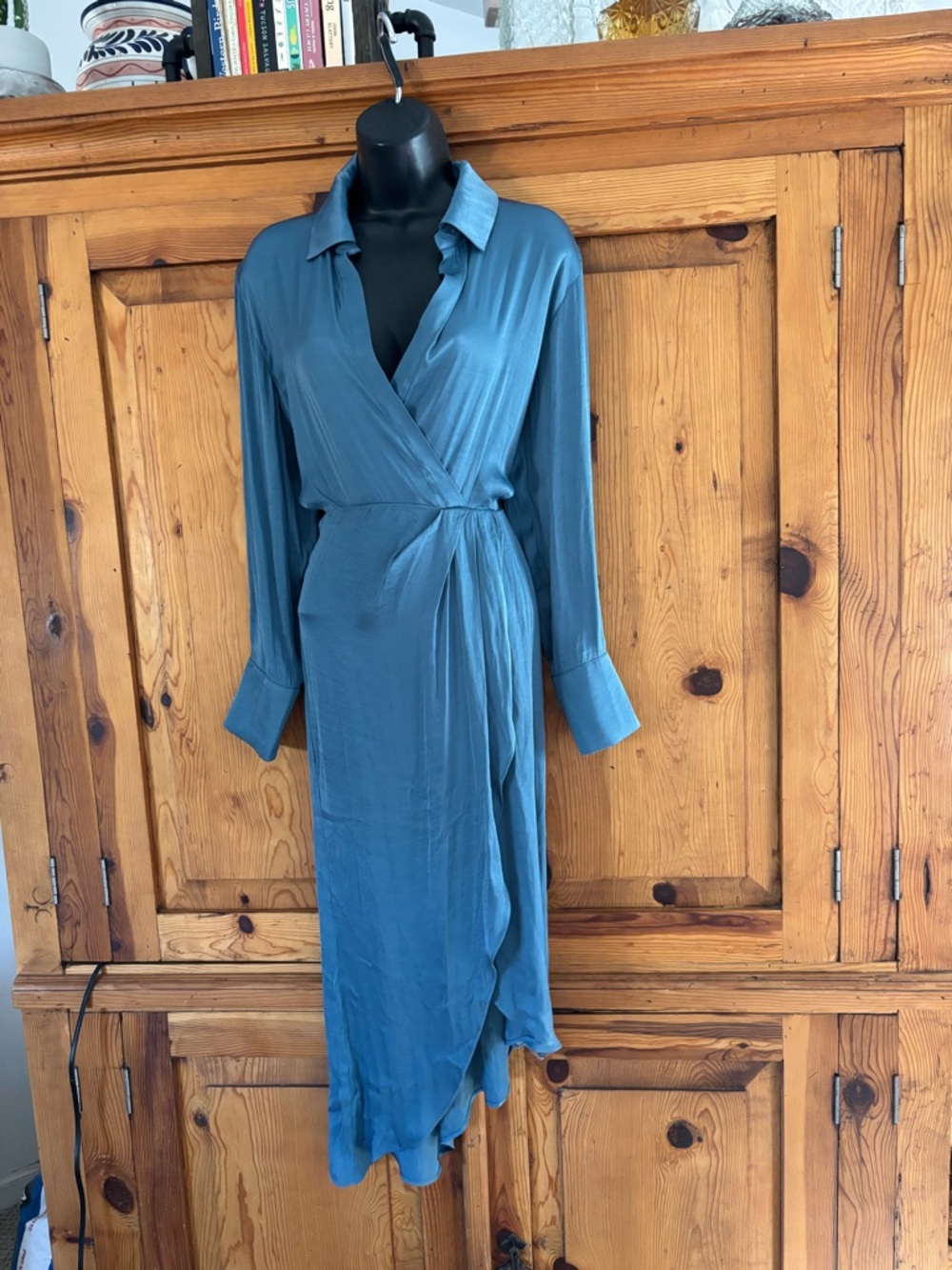 Steve Madden slate blue satin like wrap midi dress Sz 4 Sm New w flaw